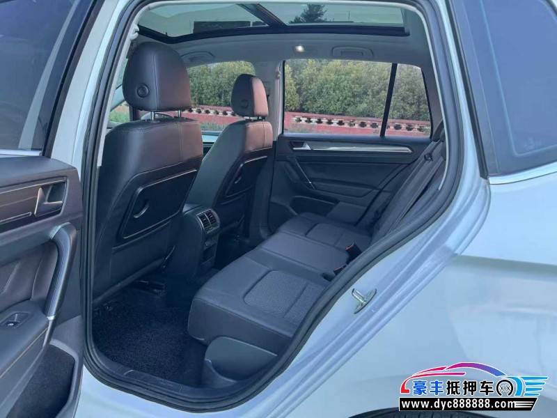 18年大众高尔夫轿车抵押车出售