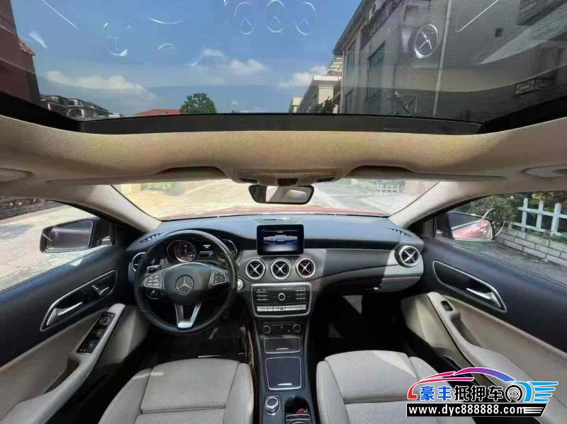 18年奔驰GLA轿车抵押车出售