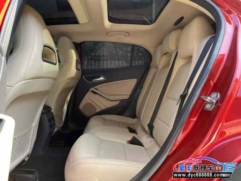 18年奔驰GLA轿车抵押车出售