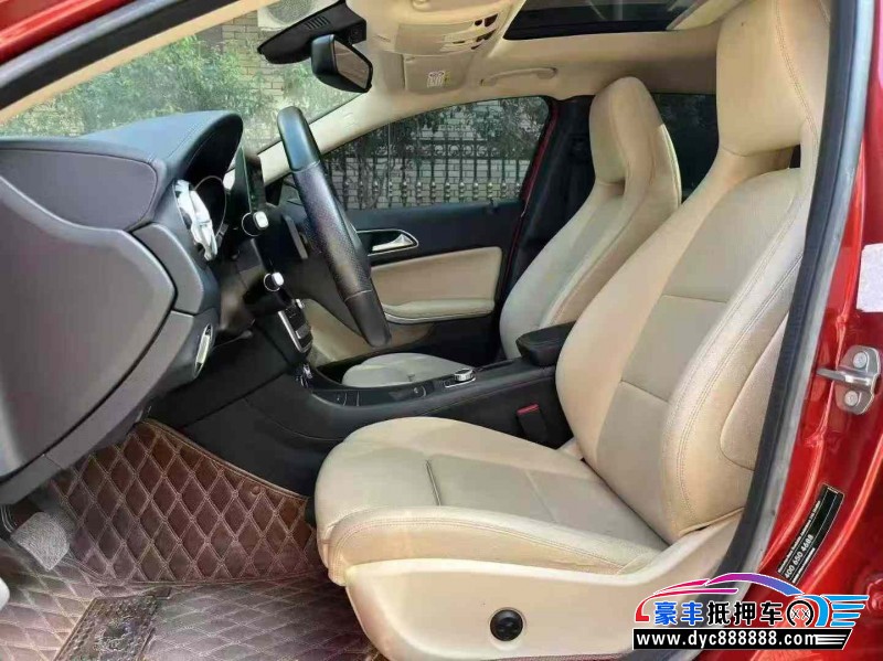 18年奔驰GLA轿车抵押车出售