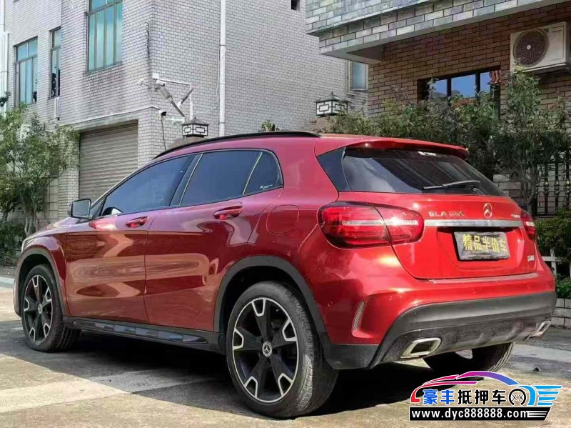 18年奔驰GLA轿车抵押车出售