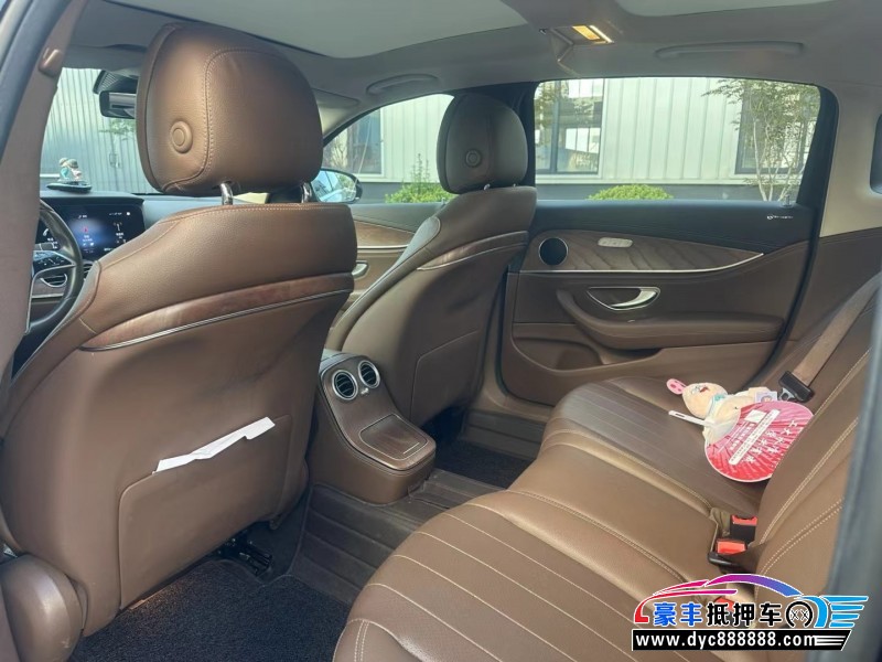 22年奔驰E轿车抵押车出售