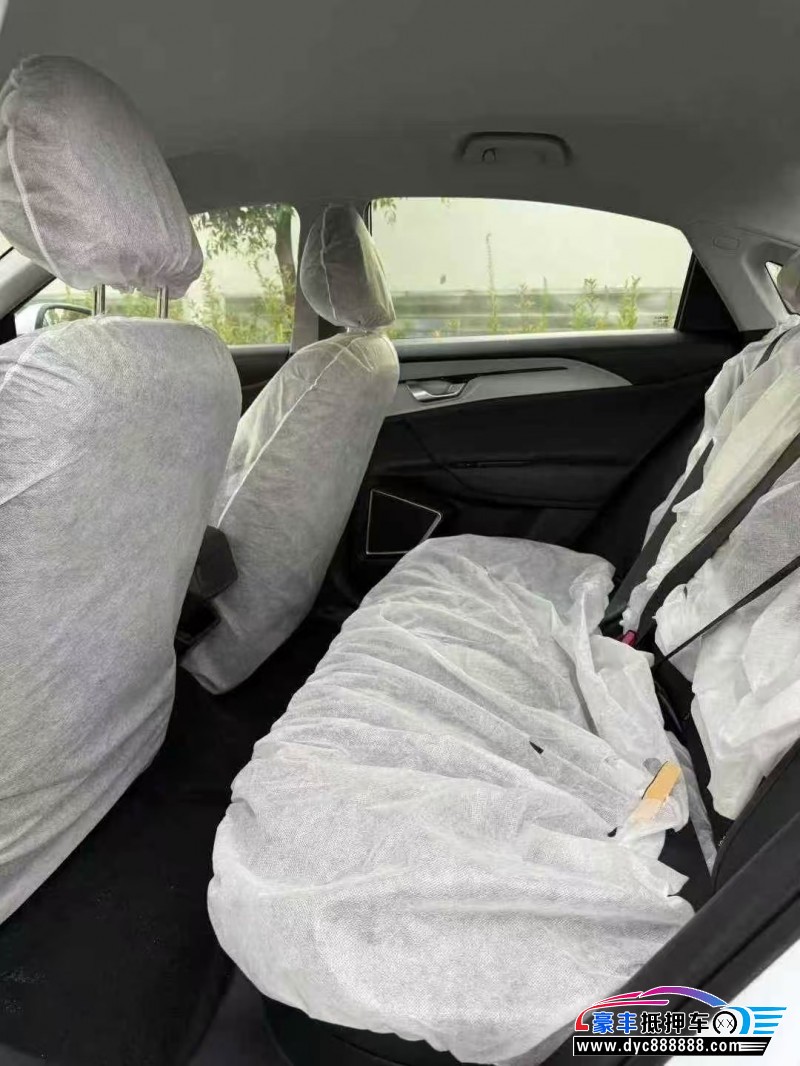 25年吉利几何轿车抵押车出售