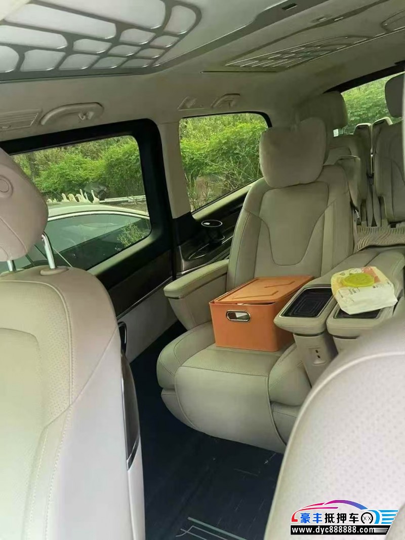 22年奔驰V轿车抵押车出售