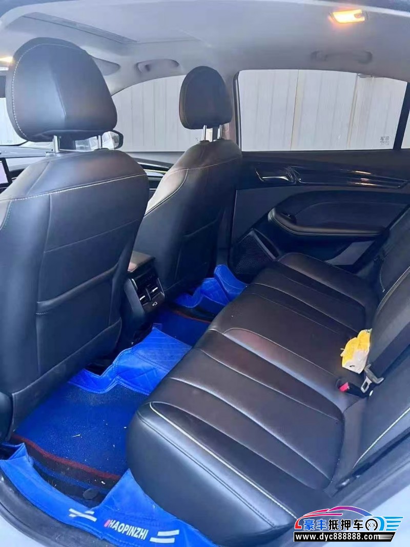 22年荣威i5轿车抵押车出售