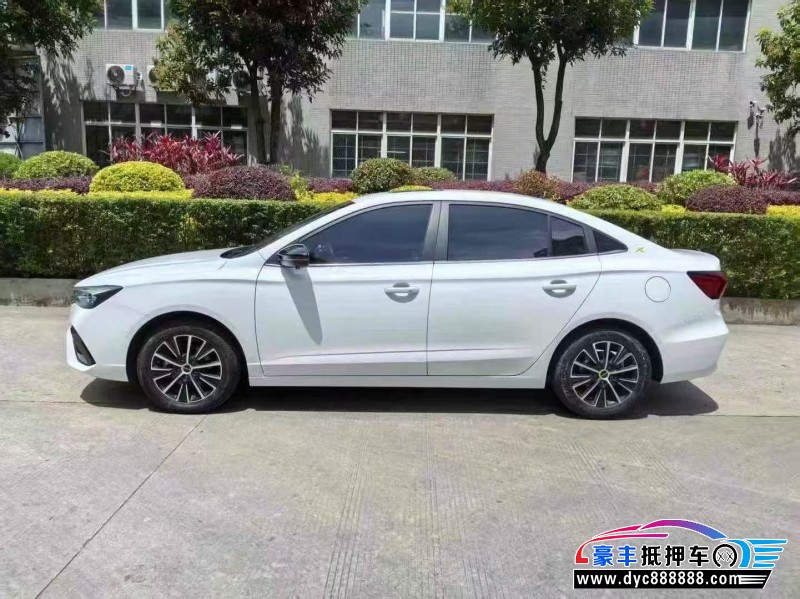 22年荣威i5轿车抵押车出售