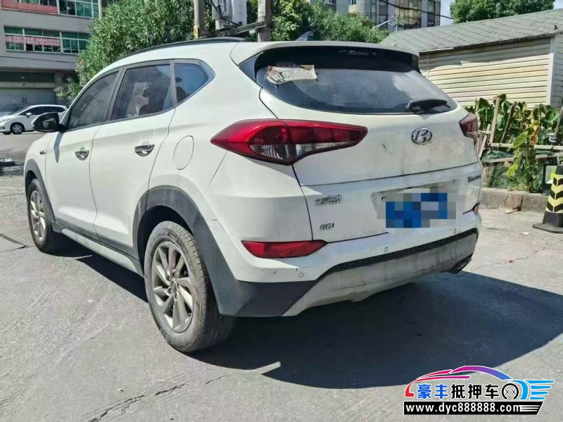 18年现代途胜轿车抵押车出售