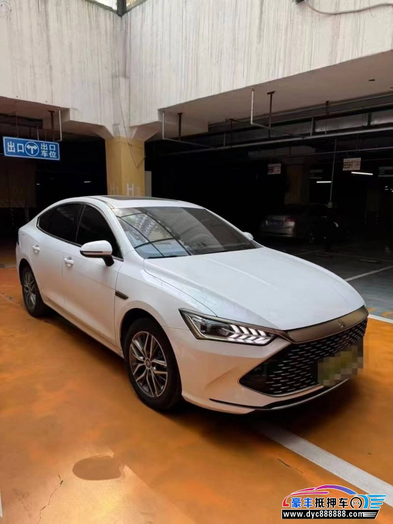 25年比亚迪秦轿车抵押车出售