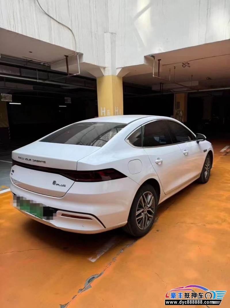 25年比亚迪秦轿车抵押车出售