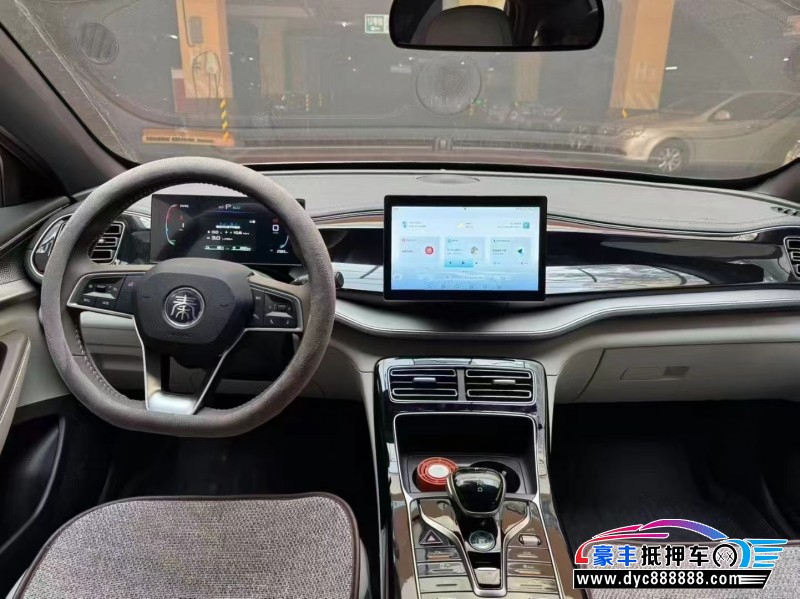 25年比亚迪秦轿车抵押车出售