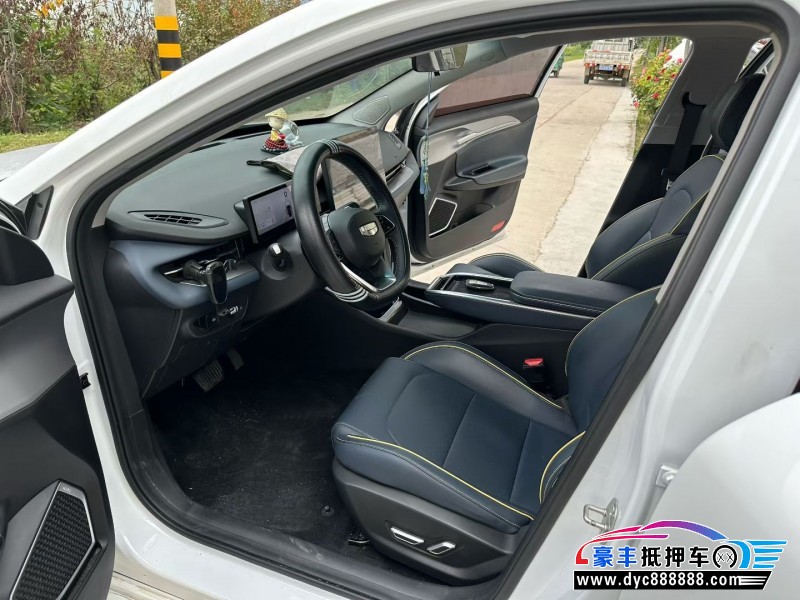 24年吉利几何轿车抵押车出售