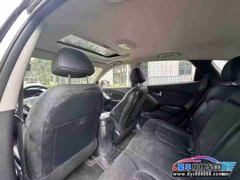 15年现代ix35轿车抵押车出售