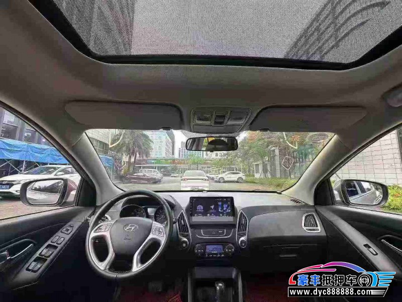 15年现代ix35轿车抵押车出售