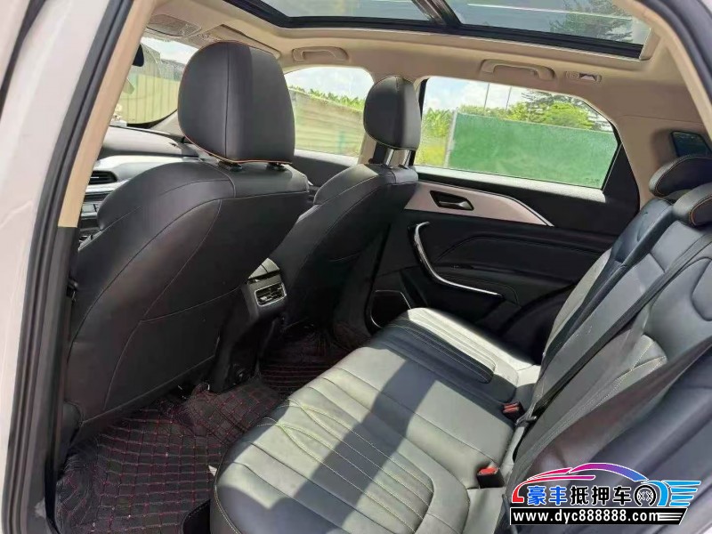 25年奔腾T77轿车抵押车出售