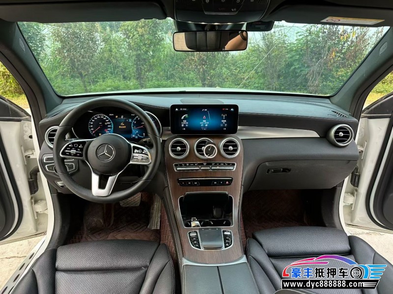 21年奔驰GLC轿车抵押车出售