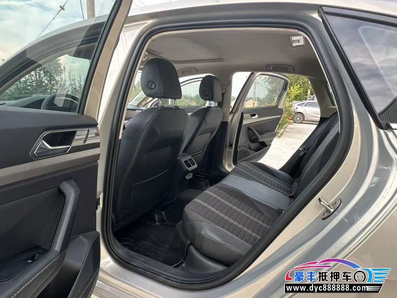 21年大众朗逸轿车抵押车出售