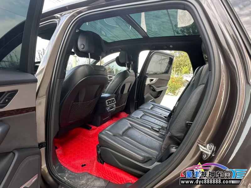 19年奥迪Q7轿车抵押车出售