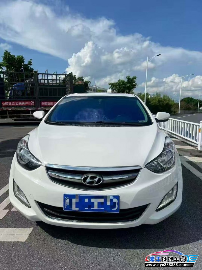 16年现代朗动轿车抵押车出售