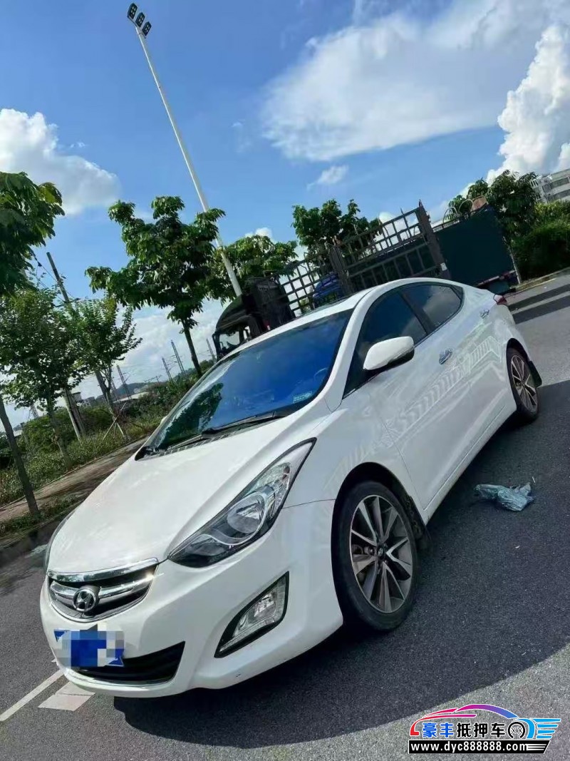 16年现代朗动轿车抵押车出售