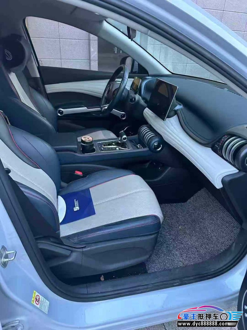 24年比亚迪元轿车抵押车出售