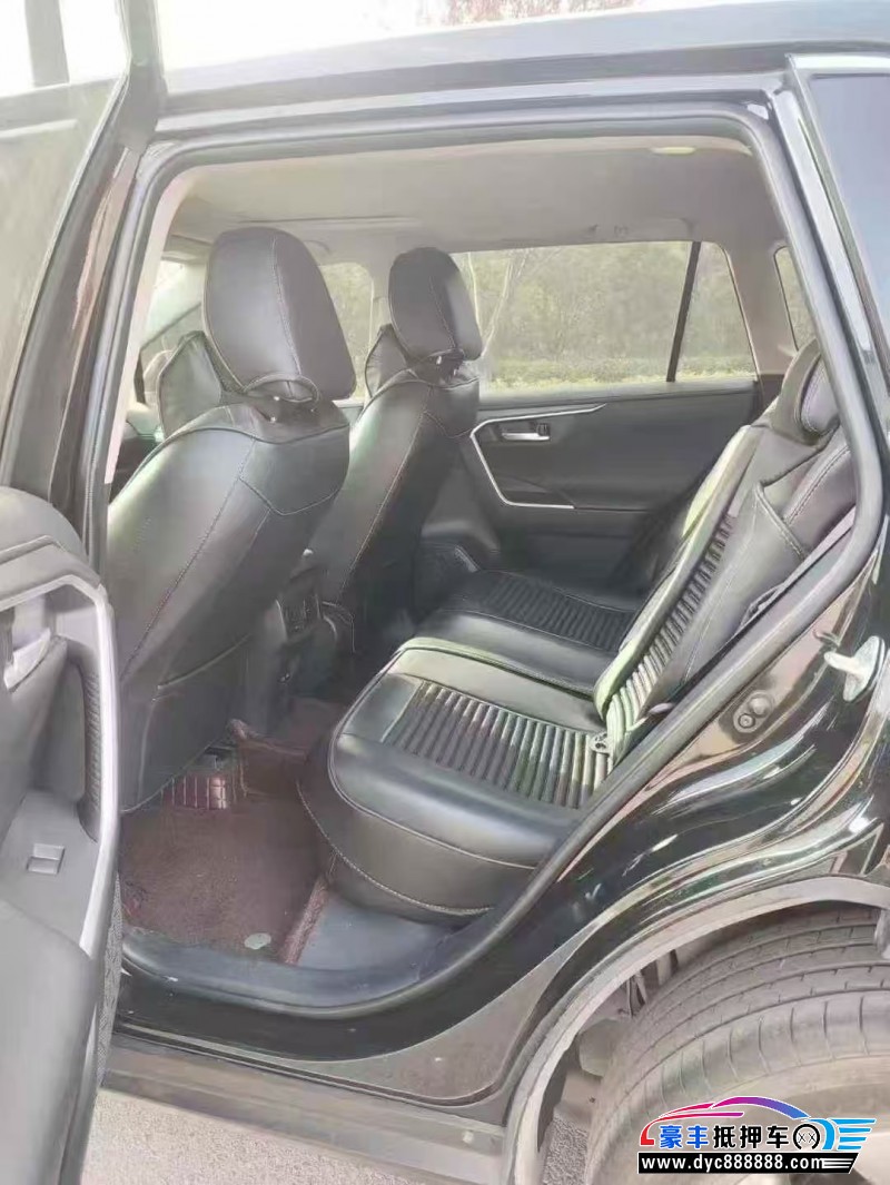 24年丰田威兰达轿车抵押车出售