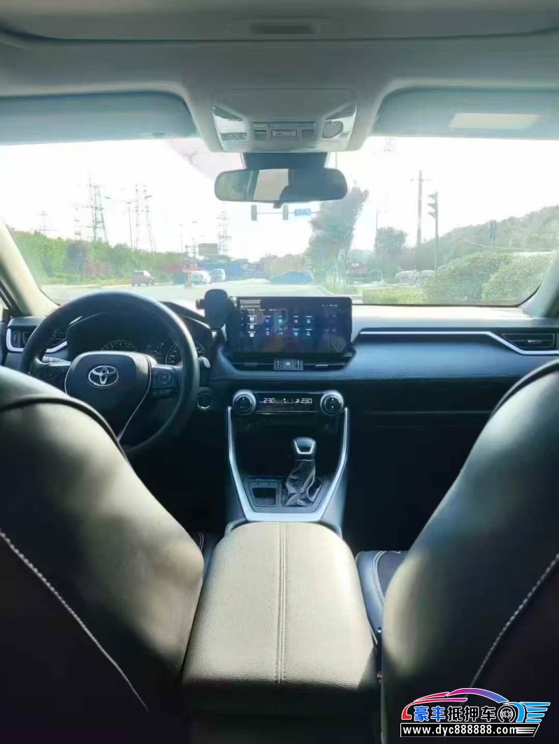 24年丰田威兰达轿车抵押车出售