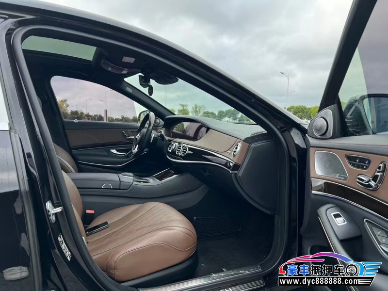 19年奔驰迈巴赫S级轿车抵押车出售