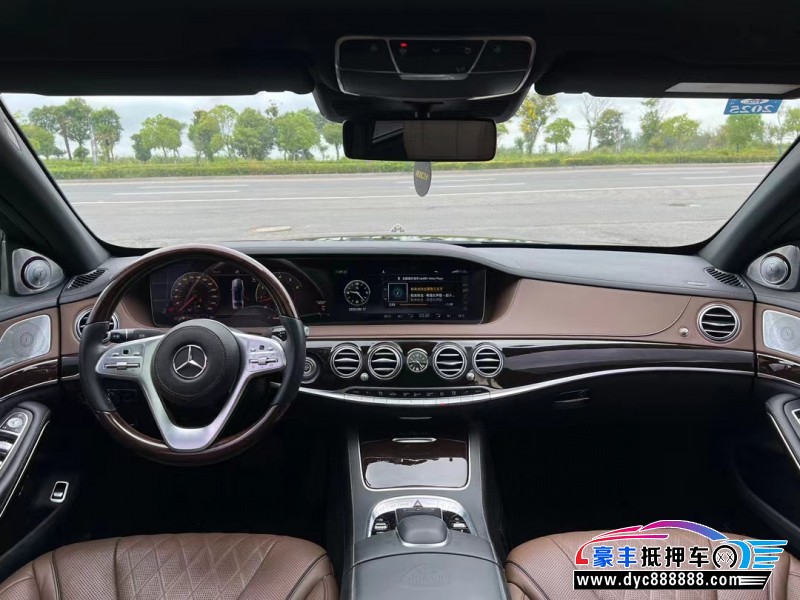 19年奔驰迈巴赫S级轿车抵押车出售