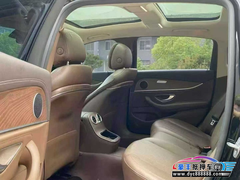 22年奔驰E轿车抵押车出售