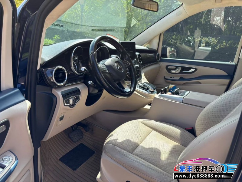 18年奔驰V轿车抵押车出售