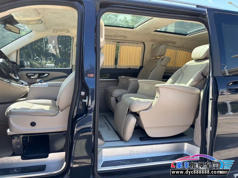 18年奔驰V轿车抵押车出售