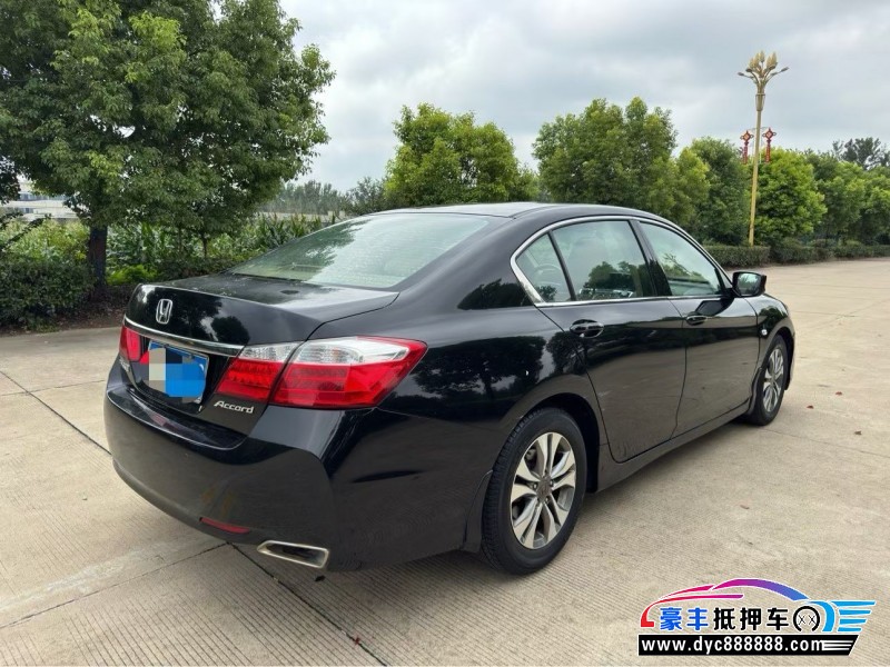 14年本田雅阁轿车抵押车出售