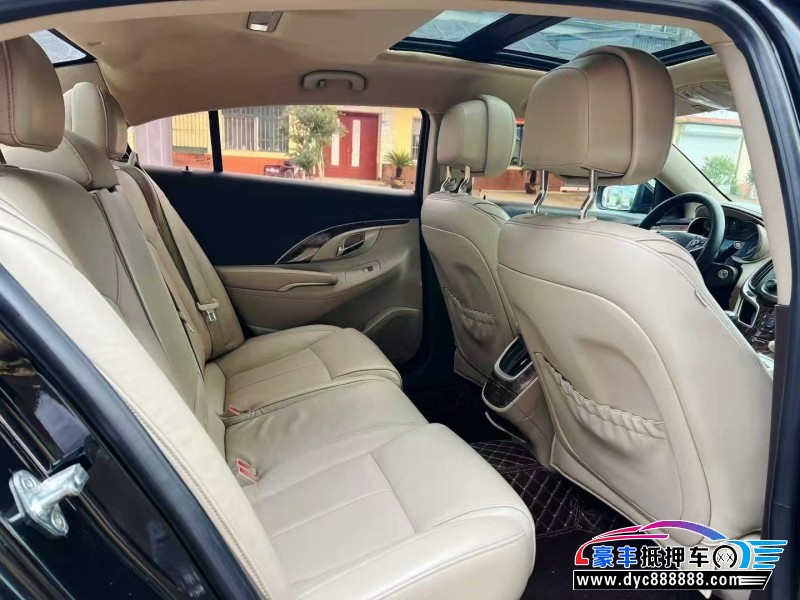 15年别克君越轿车抵押车出售