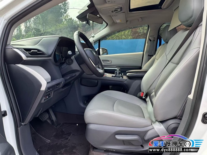 24年丰田格瑞维亚轿车抵押车出售