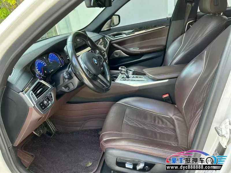 17年宝马5系轿车抵押车出售