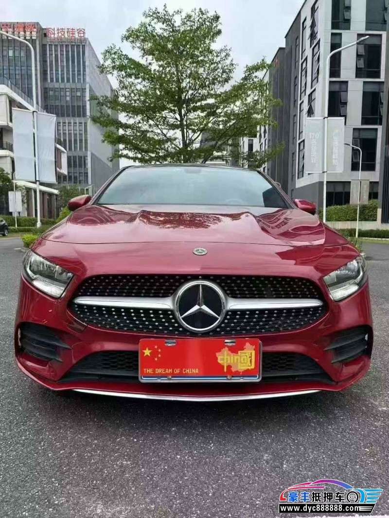 21年奔驰A轿车抵押车出售