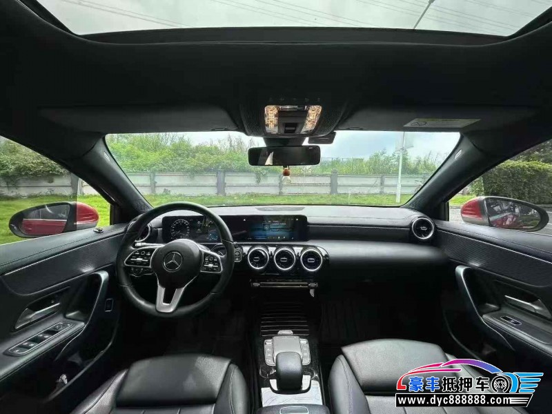 21年奔驰A轿车抵押车出售