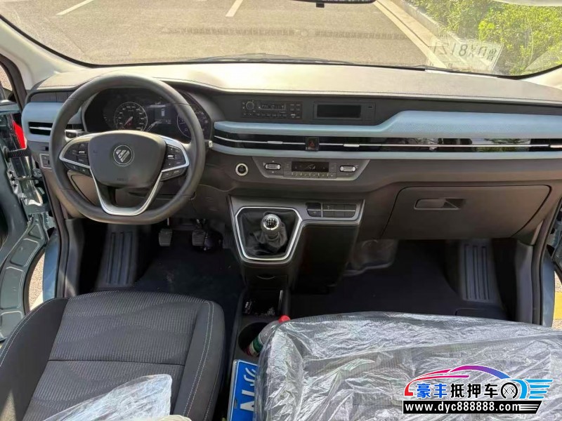 25年福田图雅诺轿车抵押车出售