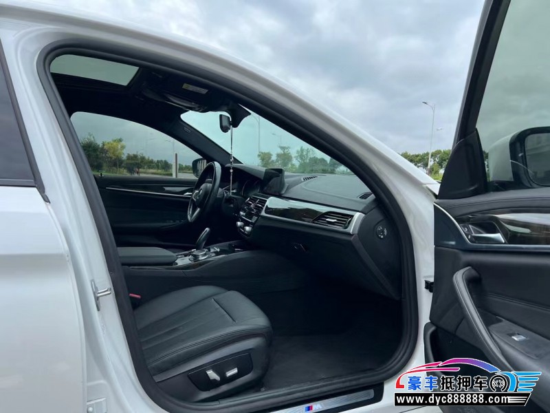 18年宝马5系轿车抵押车出售