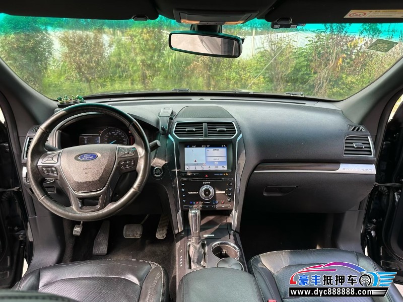 17年福特探险者轿车抵押车出售