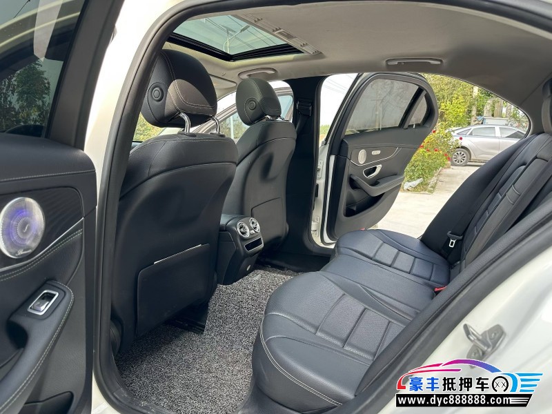 19年奔驰C轿车抵押车出售