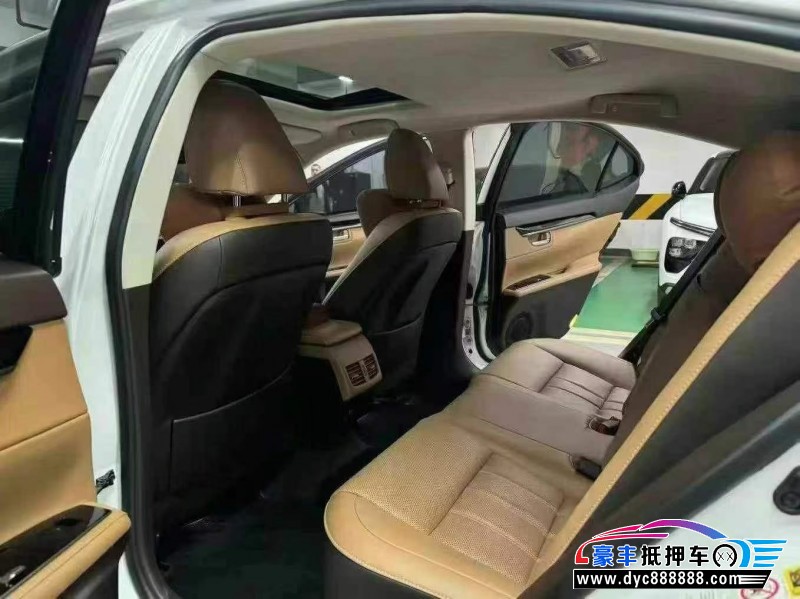 17年雷克萨斯ES轿车抵押车出售