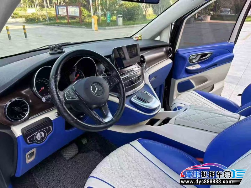 21年奔驰V轿车抵押车出售