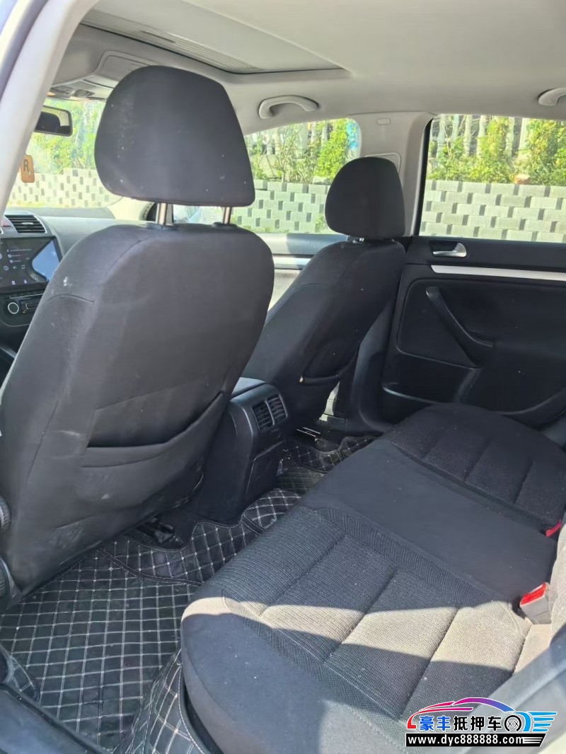 12年大众速腾轿车抵押车出售