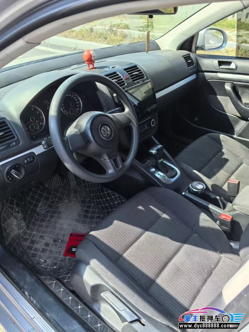 12年大众速腾轿车抵押车出售