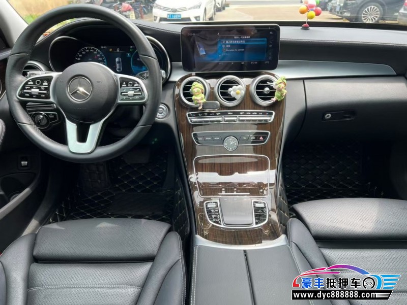 21年奔驰C轿车抵押车出售