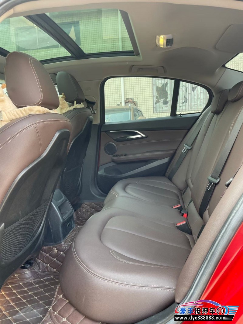 20年宝马1系轿车抵押车出售