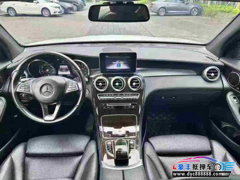 19年奔驰GLC轿车抵押车出售