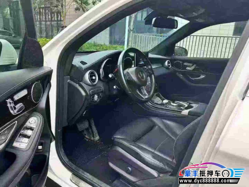 19年奔驰GLC轿车抵押车出售