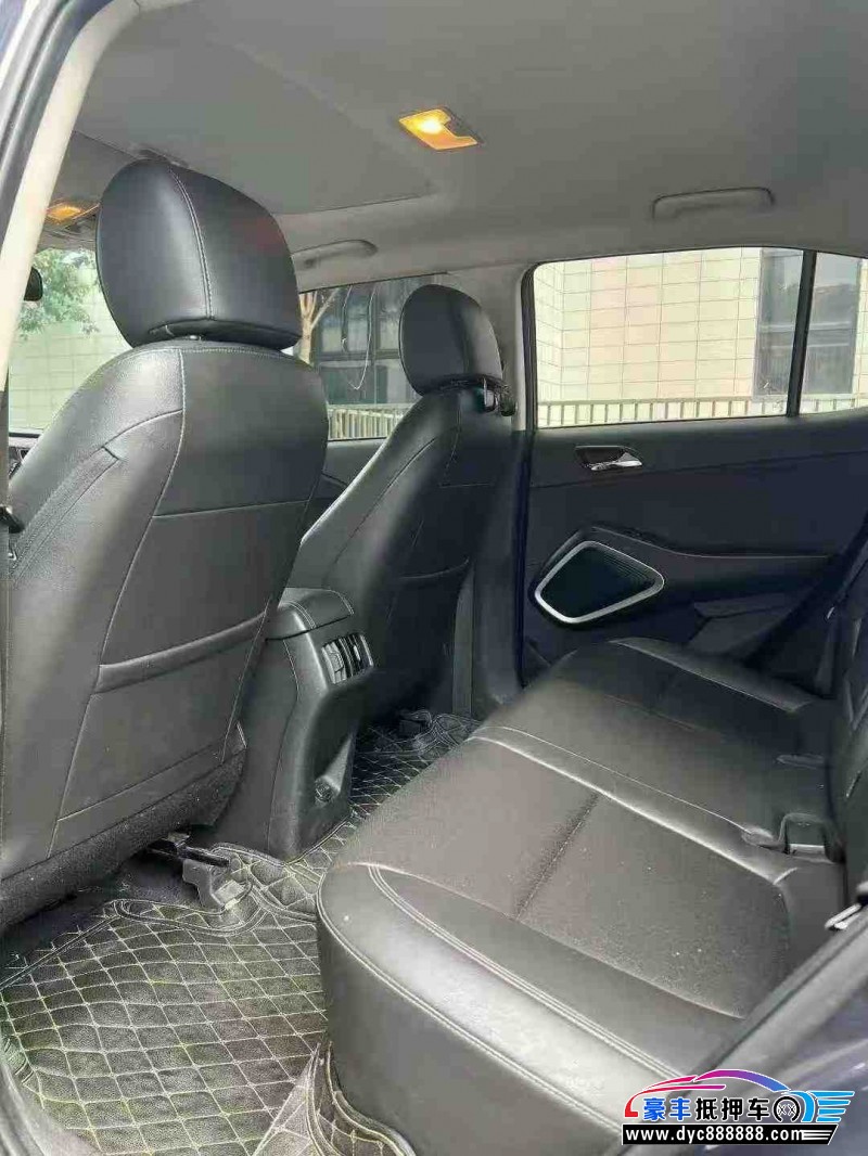 19年现代ix35轿车抵押车出售